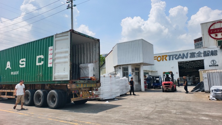 デュアルコンテナ発送！精密切断機をメキシコとブラジルに出荷